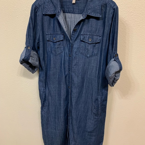 It has pockets! Denim BR shirt dress - Picture 7 of 8